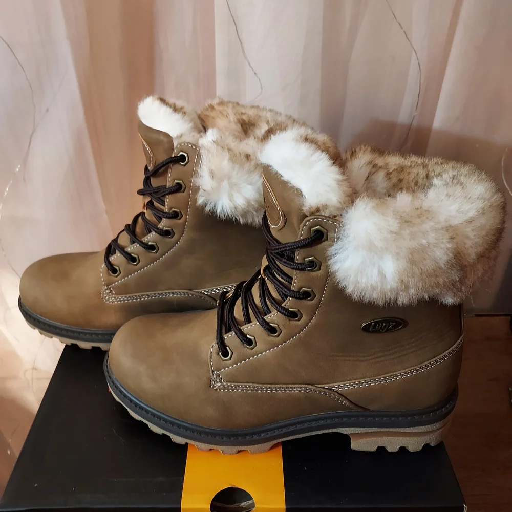 Lugz Women's Brown Winter Boots with Fur Lining - Picture 3 of 8